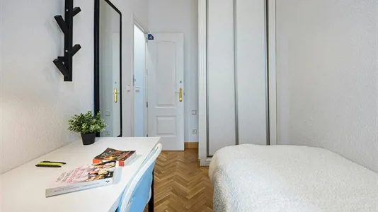 Rooms in Madrid Retiro - photo 3