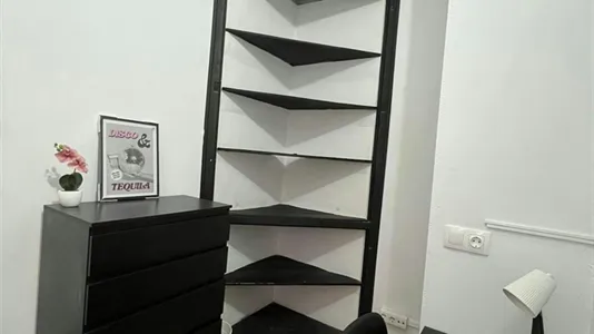 Rooms in Barcelona Ciutat Vella - photo 7