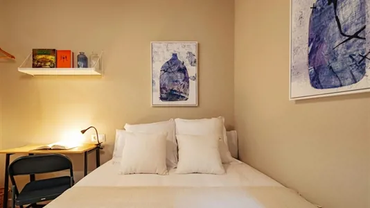 Rooms in Barcelona Eixample - photo 3