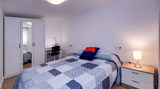 Rooms in Zaragoza - photo 2