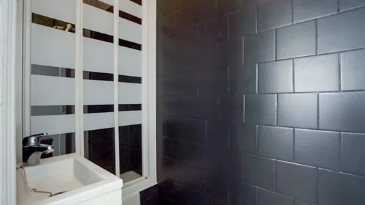 Rooms in Barcelona Ciutat Vella - photo 5