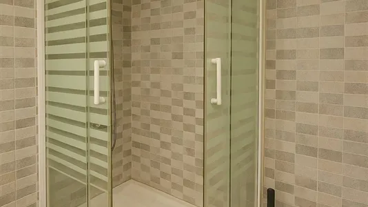 Houses in Coslada - photo 9