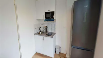 Room for rent in Boulogne-Billancourt, Île-de-France