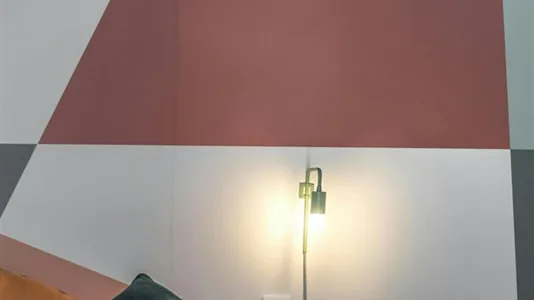 Rooms in Barcelona Ciutat Vella - photo 4