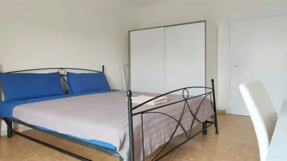 Room for rent in Milano Zona 7 - Baggio, De Angeli, San Siro, Milan