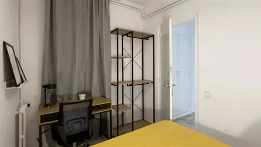 Rooms in Barcelona Eixample - photo 2