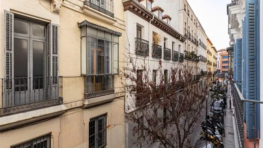 Rooms in Madrid Centro - photo 7