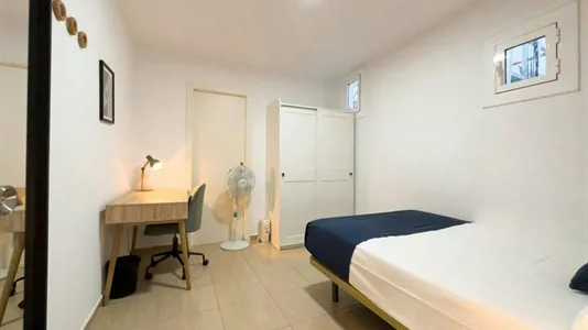 Rooms in Barcelona Ciutat Vella - photo 3