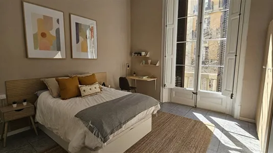 Rooms in Barcelona Eixample - photo 3