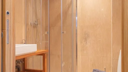 Rooms in Madrid Centro - photo 10