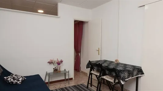 Rooms in Barcelona Ciutat Vella - photo 10
