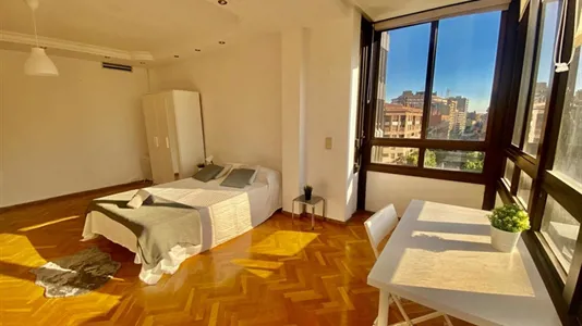 Rooms in Zaragoza - photo 2