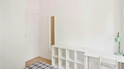 Room for rent in Milano Zona 6 - Barona, Lorenteggio, Milan