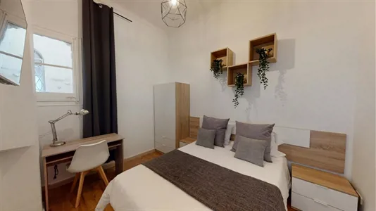 Rooms in Barcelona Eixample - photo 2