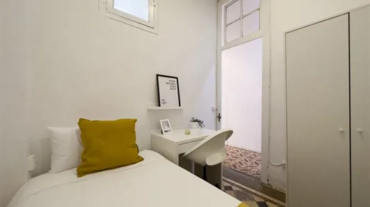 Rooms in Barcelona Ciutat Vella - photo 1