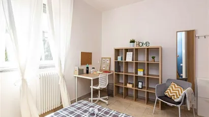 Room for rent in Milano Zona 9 - Porta Garibaldi, Niguarda, Milan