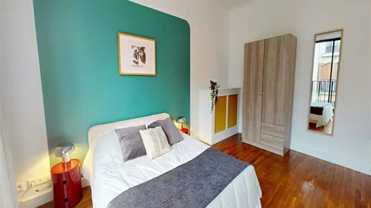 Rooms in Paris 8ème arrondissement - photo 2