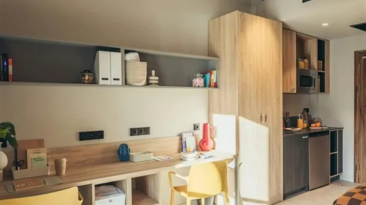 Rooms in Cornellà de Llobregat - photo 3