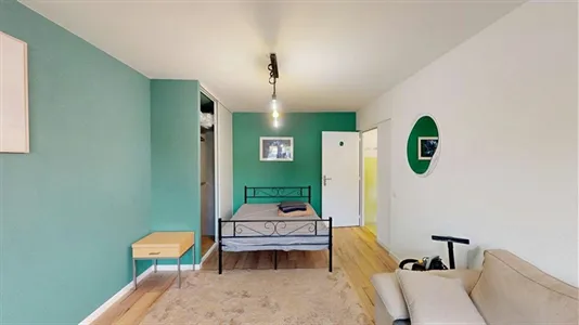 Rooms in Saint-Julien-en-Genevois - photo 3
