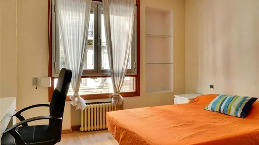 Rooms in Zaragoza - photo 1