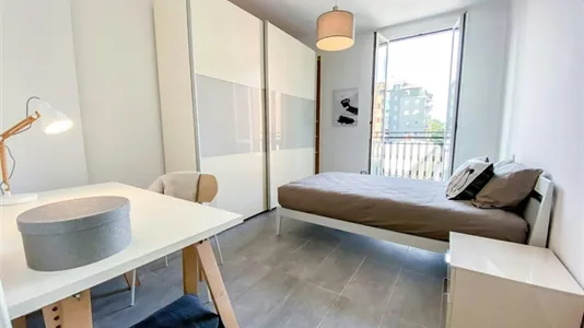 Rooms in Milano Zona 2 - Stazione Centrale, Gorla, Turro, Greco, Crescenzago - photo 10