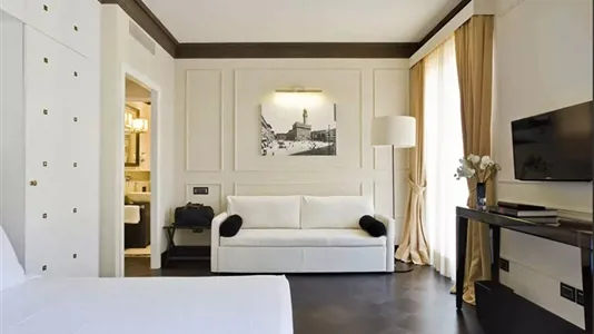 Rooms in Florence - photo 2