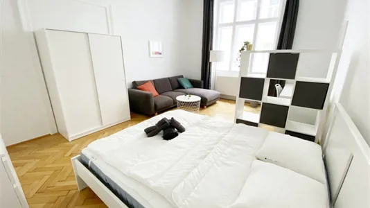 Rooms in Wien Mariahilf - photo 2