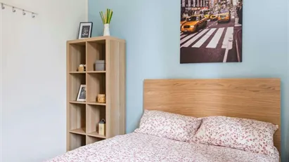 Room for rent in Milano Zona 6 - Barona, Lorenteggio, Milan