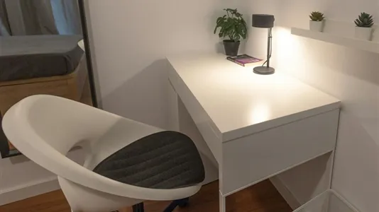 Rooms in Barcelona Ciutat Vella - photo 4