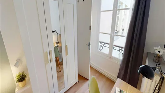Rooms in Paris 8ème arrondissement - photo 2