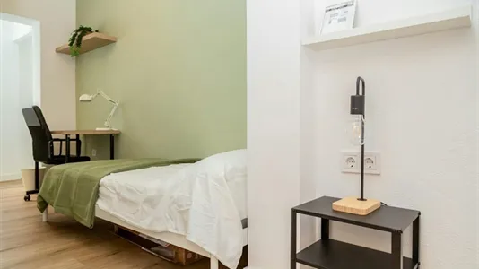 Rooms in Zaragoza - photo 6