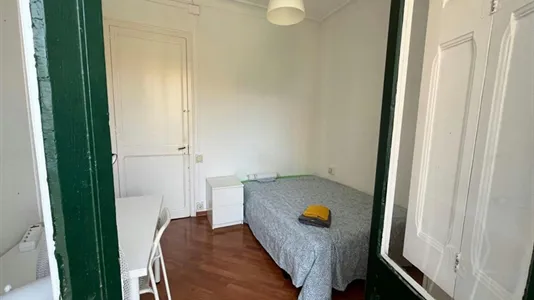 Rooms in Barcelona Eixample - photo 2