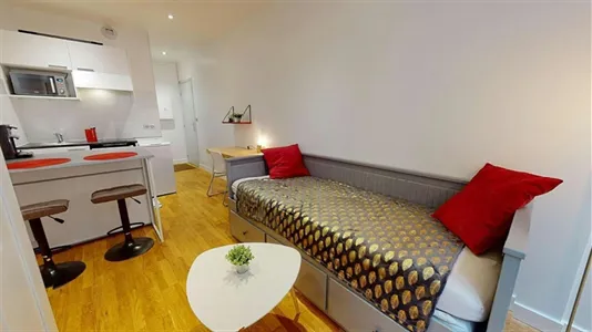 Apartments in Lyon - photo 5