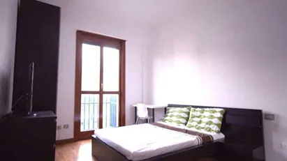 Room for rent in Milano Zona 6 - Barona, Lorenteggio, Milan