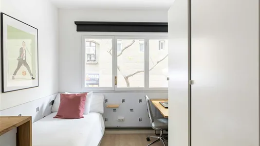 Rooms in Barcelona Eixample - photo 4