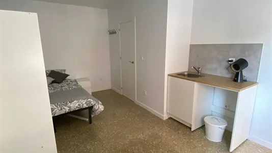 Rooms in Manises - photo 4