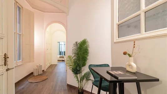 Rooms in Barcelona Eixample - photo 10