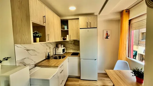 Rooms in Zaragoza - photo 10