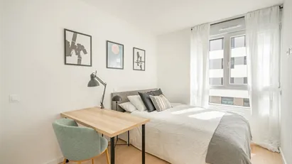 Room for rent in Cañada Real de la Galiana, Comunidad de Madrid