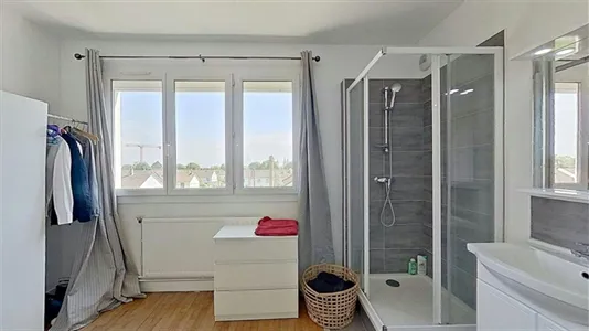 Rooms in Caen - photo 3