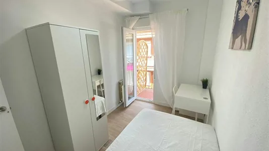 Rooms in Adaro - photo 1