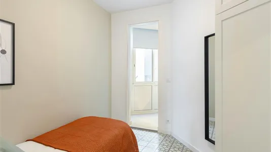 Rooms in Barcelona Eixample - photo 1