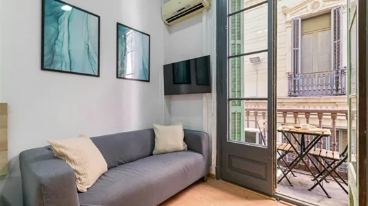 Rooms in Barcelona Ciutat Vella - photo 1