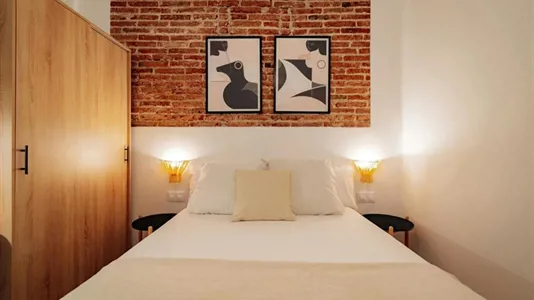 Rooms in Barcelona Eixample - photo 2