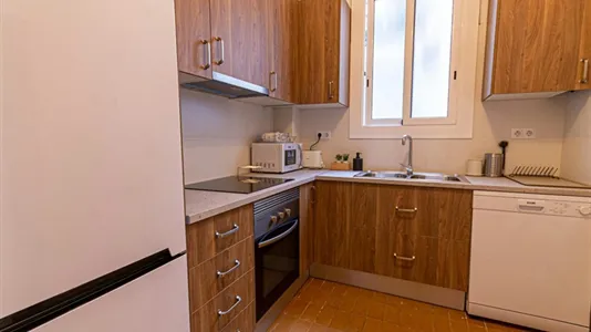 Rooms in Barcelona Eixample - photo 9