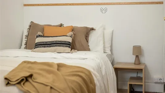 Rooms in Barcelona Ciutat Vella - photo 3