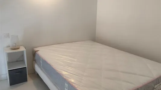 Rooms in Nîmes - photo 9