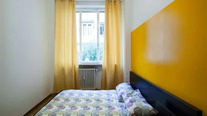 Room for rent in Milano Zona 8 - Fiera, Gallaratese, Quarto Oggiaro, Milan