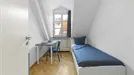 Room for rent, Berlin, &lt;span class=&quot;blurred street&quot; onclick=&quot;ProcessAdRequest(8855976)&quot;&gt;&lt;span class=&quot;hint&quot;&gt;See streetname&lt;/span&gt;[xxxxxxxxxxxxx]&lt;/span&gt;