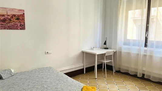 Rooms in Barcelona Ciutat Vella - photo 2